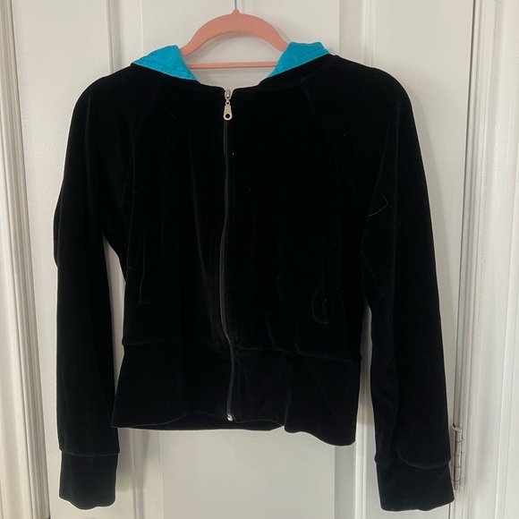 Cute kitty zip up hoodie size XS, like new. - Picture 4 of 4